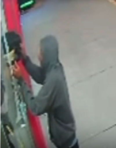 Imagem da notícia Homem quebra vidro de loja, furta caixas de som e é preso horas depois com ajuda das câmeras de segurança em Camapuã